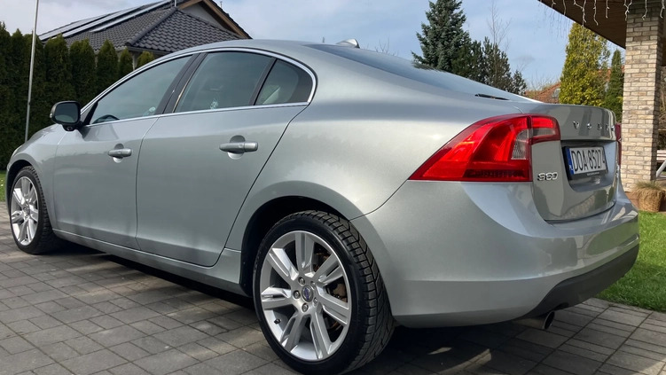 Volvo S60 cena 44900 przebieg: 149900, rok produkcji 2010 z Brusy małe 121